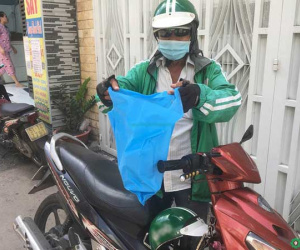 Shipper nửa đêm còn bị khách Tây bùng hàng, hỏi ra mới biết lý do vô cùng..'củ chuối'