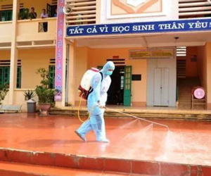 Hà Nội yêu cầu khử trùng cho tất cả 3.000 trường học