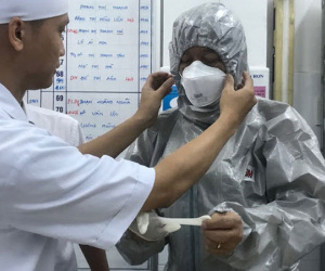 Chuyến bay từ TP HCM đi Hải Phòng có 3 hành khách bị sốt nghi nhiễm virus corona, 1 người không cách ly mà tự ý bỏ về