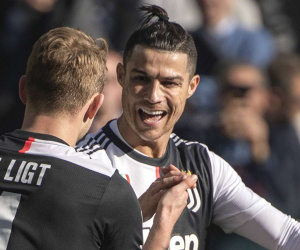 Cristiano Ronaldo lập cú đúp penalty, Juventus thắng dễ Fiorentina