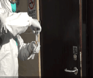 Tìm thấy virus corona trên tay nắm cửa nhà bệnh nhân: Cảnh báo loại virus này tồn tại được cả môi trường bên ngoài và dễ lây lan hơn mọi người tưởng