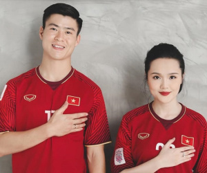 Ảnh cưới cực chất của Duy Mạnh - Quỳnh Anh: Mặc áo ĐT Việt Nam gợi nhớ kỳ tích U23 châu Á và AFF Cup 2018