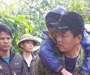 Gần 100 người trắng đêm giải cứu 2 cháu nhỏ bị lạc trong rừng sâu