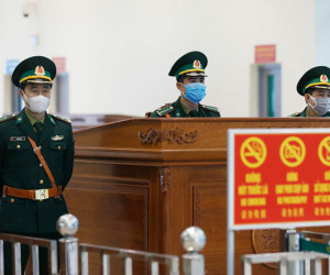 Biên giới căng mình chống dịch