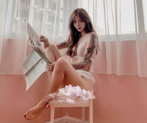 Hot girl gây sốt MXH với body nóng bỏng phủ đầy hình xăm