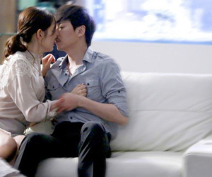 Nghe câu nói 'Đợi anh giàu sẽ cưới em' cô gái liền đáp lại thẳng tưng bằng cú 'cắm sừng' sau cuối, gã đàn ông vẫn là kẻ phải cúi đầu