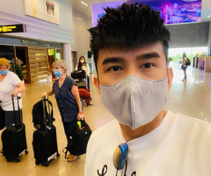 Đan Trường về Mỹ vì bị hủy 12 show ở VN