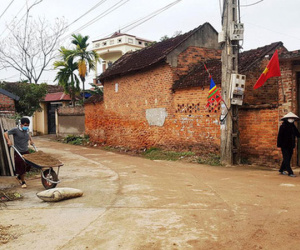 Thuốc khử trùng bao trùm làng quê có nhiều người nhiễm nCoV nhất cả nước