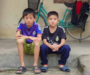 15 tiếng sinh tồn của hai bé trai bị bố 'quên' trong rừng