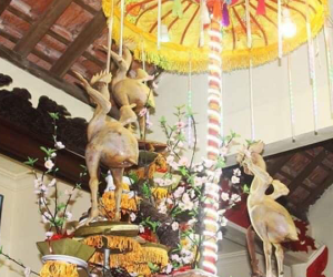 Hình ảnh 'phi đội gà bay' trên mâm cúng rằm tháng Giêng khiến dân mạng vô cùng sửng sốt