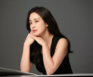 Lần đầu chụp quảng cáo sau khi sinh, ảnh hậu trường của Kim Tae Hee gây sốt vì nhan sắc quá đỉnh