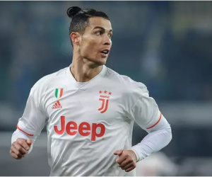 Ronaldo ghi bàn như 'lên đồng' kể từ khi Messi giành Quả bóng vàng thứ 6