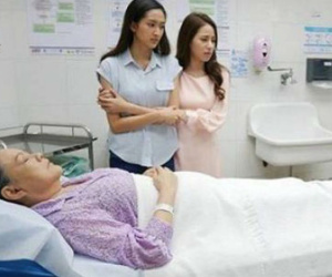 Nàng dâu ấm ức vì mỗi tháng vẫn phải gửi về quê biếu mẹ chồng 5 triệu, ngờ đâu trước khi mất nghe di nguyện bà dặn lại mà cô ôm mặt hối hận