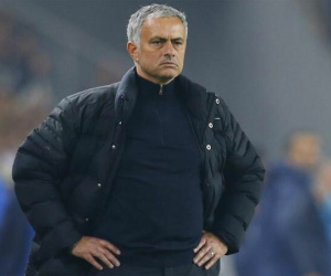 Mourinho: 'Việc không khó đã chẳng đến lượt tôi'