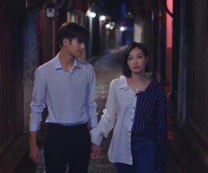 Kịch bản khó hiểu của 'Trạm Kế Tiếp Là Hạnh Phúc': Nữ chính bắt cá hai tay, có bạn trai nhưng vẫn thân mật với tình cũ
