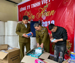Hàng trăm nghìn khẩu trang y tế bị làm giả từ... giấy vệ sinh giữa dịch Covid-19 ở Hà Nội