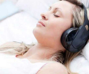 Tai họa khủng khiếp nhiều người trẻ đang gặp khi đeo tai nghe thường xuyên