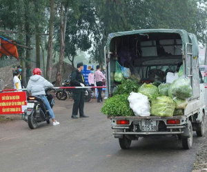 Muốn ra vào xã Sơn Lôi đang được phong tỏa, người dân phải chấp hành những gì?