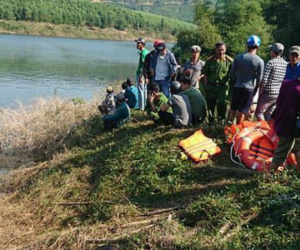 Nóng: Lật thuyền ở Huế, đôi vợ chồng chết đuối, 1 người mất tích