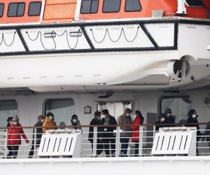 Mỹ và Canada sơ tán công dân trên du thuyền Diamond Princess