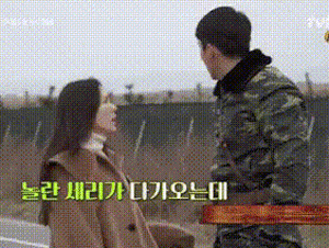 Hết phim, dân mạng lại 'phát sốt' với loạt khoảnh khắc tình tứ của Hyun Bin - Son Ye Jin ở hậu trường Hạ Cánh Nơi Anh
