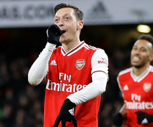 Oezil nổ súng trở lại, Arsenal thắng 4 sao tại Emirates