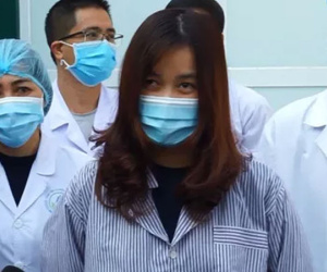 Video: Nữ công nhân 9X cúi đầu cảm ơn y bác sĩ tuyến huyện điều trị khỏi COVID-19