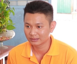 Thanh niên dùng ná thun bắn mù mắt đối thủ