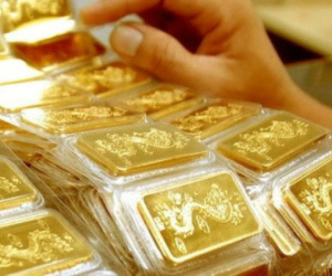Giá vàng hôm nay 20/2, chiếm đỉnh 7 năm, cả thế giới lo lắng