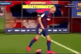 Tân binh Barca và pha thể hiện thảm họa trong ngày ra mắt