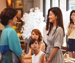 Nghe hàng xóm mỉa mai con dâu: 'Chỉ việc ăn với đẻ sướng như bà hoàng',  mẹ chồng liền hỏi ngược lại vài câu khiến tất cả im bặt