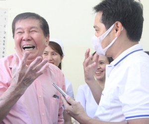 Nam Việt kiều 73 tuổi nhiễm Covid-19 xuất viện, TP.HCM không còn ca bệnh: 'Lúc vào bàng hoàng, ra về phấn khởi'