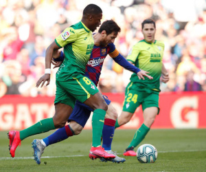 Kết quả Barca 5-0 Eibar: Braithwaite kiến tạo, Messi lập poker đưa Barca lên đầu bảng