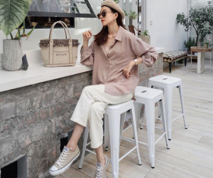 Ngắm 10 set đồ sành điệu tuyệt đối nhờ giày sneakers, bạn sẽ chẳng còn thiết tha gì với mấy đôi cao gót lênh khênh nữa