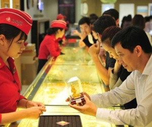Giá vàng vọt lên 49 triệu đồng/lượng, đạt đỉnh cao nhất mọi thời đại