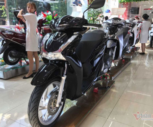 Xe máy hot 'rớt' giá hơn chục triệu, khách vẫn chưa thỏa mãn