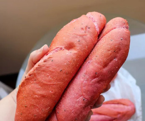 Báo chí Quốc tế ca ngợi 'hết lời' bánh mì thanh long của Việt Nam