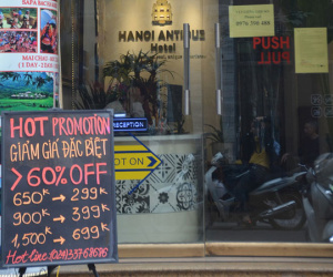 Ảnh: Hàng loạt khách sạn ở Hà Nội đóng cửa, giảm giá đến 60% vẫn ế khách giữa mùa dịch Covid-19