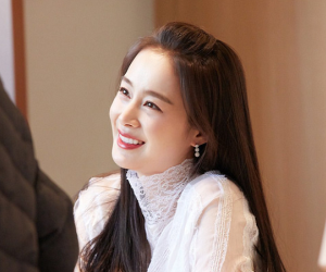 Kim Tae Hee chia sẻ 6 tips giảm cân sau sinh mà cô duy trì ở tuổi 39 để tái xuất ngọt lịm trong phim mới
