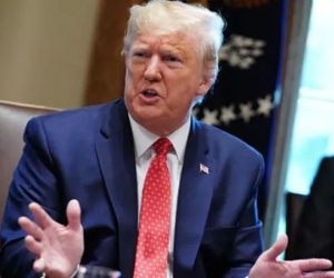 Tổng thống Trump trấn an người Mỹ không nên quá hoảng sợ sau ca tử vong vì COVID-19