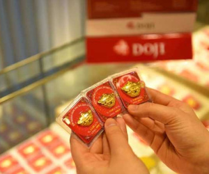 Giá vàng hôm nay 2/3: Diễn biến phức tạp, thận trọng xuống tiền