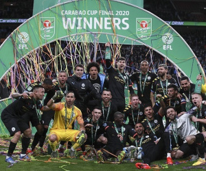 Đánh bại Aston Villa, Man City lần thứ 3 liên tiếp đoạt cúp Liên đoàn Anh