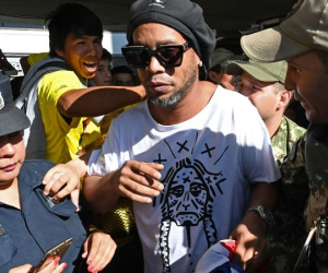 SỐC: Ronaldinho bị bắt giam ở Paraguay vì dùng hộ chiếu giả