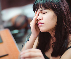 Làm thế nào để không cần chạm tay lên mặt?