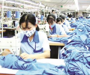 Người lao động nghỉ làm tránh dịch Covid-19 có được lương không?