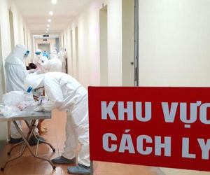 Đang trong thời gian tự cách ly tại nhà, cô gái vẫn đi thi đấu bóng chuyền