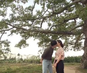 Cô gái nhà người ta: Đình Tú tiết lộ Phương Oanh bị 'khó thở' khi diễn cảnh chủ động hôn