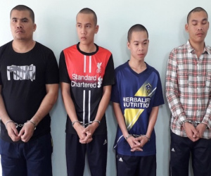 Nhóm thanh niên mang hung khí đi cướp 15 con gà