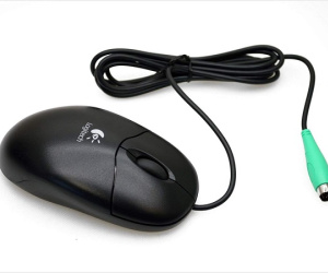 PS/2 - cổng cắm chuột và bàn phím nay gần như tuyệt chủng