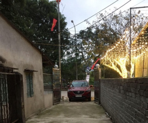 Khởi tố 2 cha con đỗ xe chắn cổng còn đánh người nhập viện